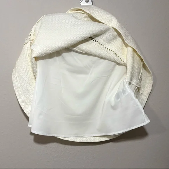 Banana Republic Cream Textured A-Line Skirt – Size 2 - Picture 6 of 7